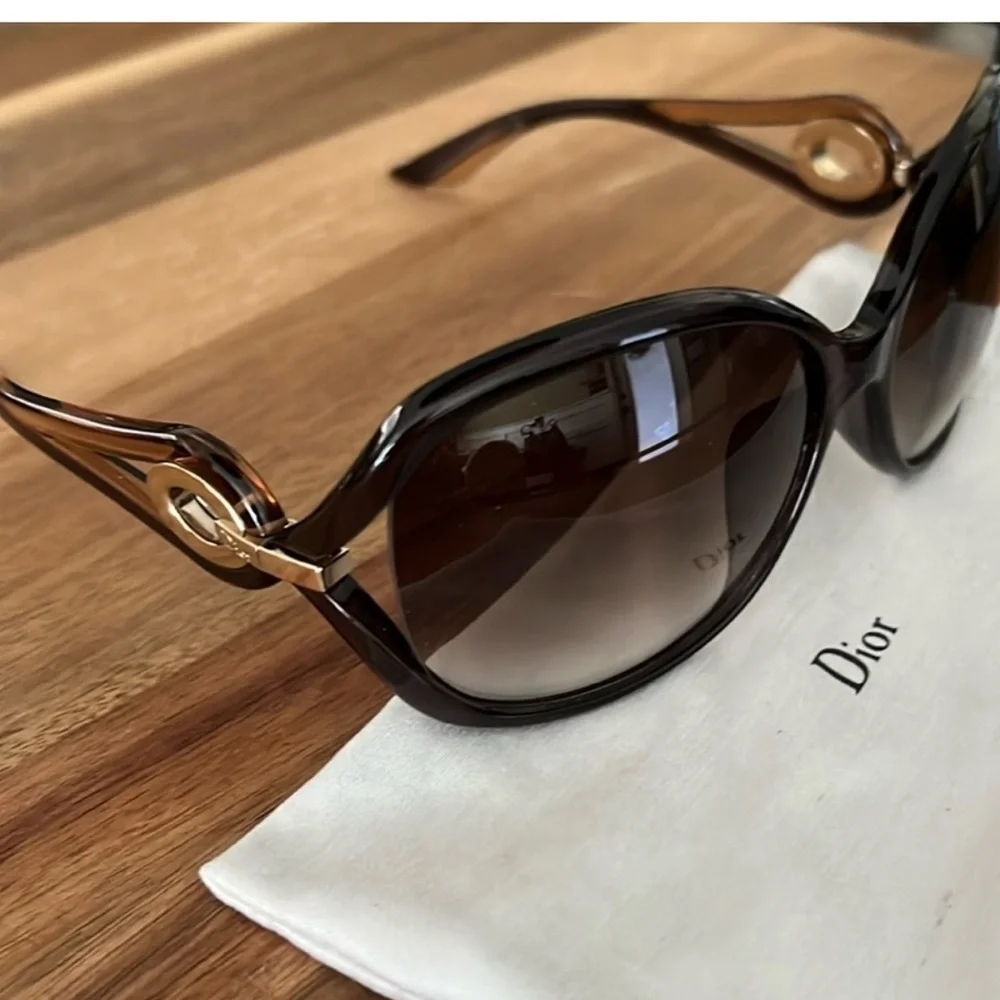 NWOT DIOR SUNGLASSES💗💗💗